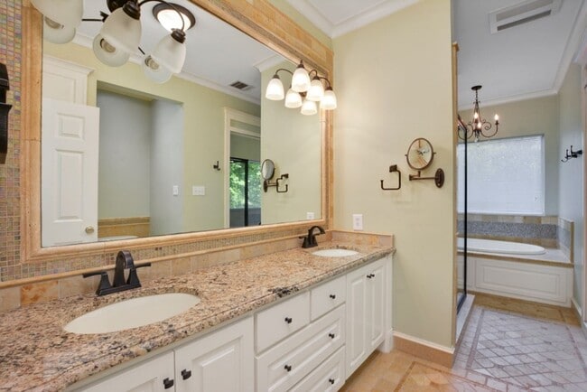 Building Photo - Beautifully Updated 4 Bedroom, 2.5 Bathrooms, 2-Story Home in West Round Rock