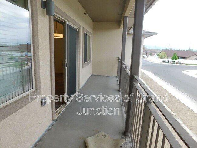 Building Photo - 662 Brookwillow Dr