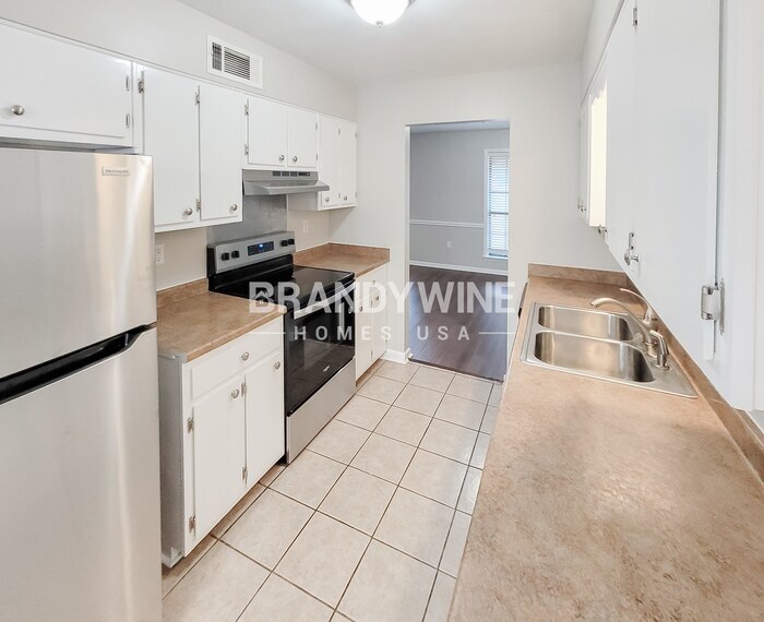 Building Photo - 6787 Spruce Hill Dr