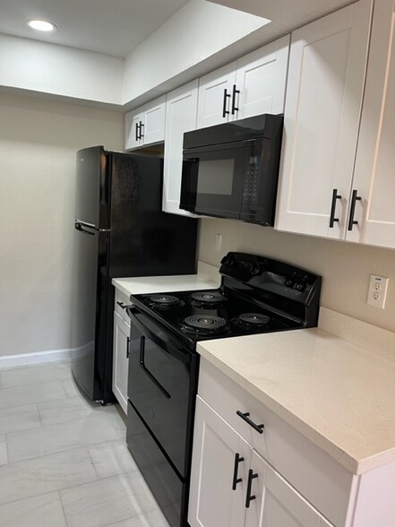 Building Photo - 286 W Palomino Dr