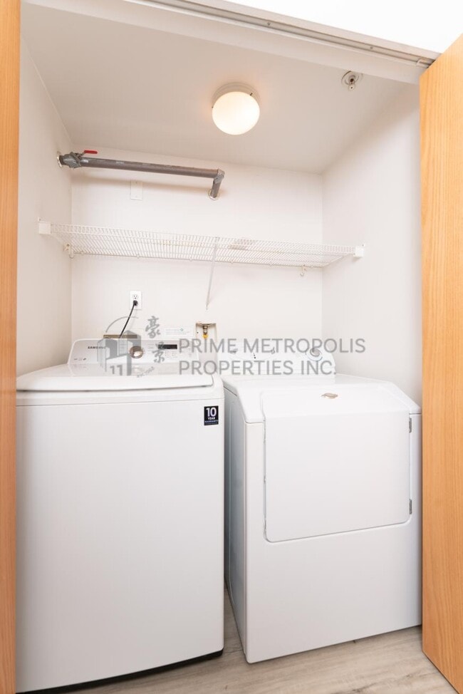 Building Photo - 2 bedroom in Seattle WA 98122
