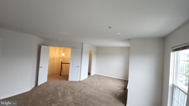 Building Photo - 103 Swallow Pointe Court