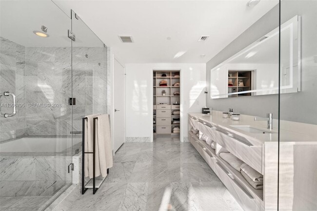 Building Photo - 3131 NE 7th Ave