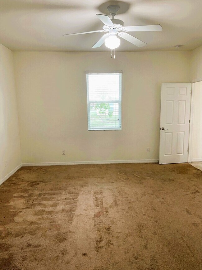Building Photo - NE Cape Coral Single Family Home