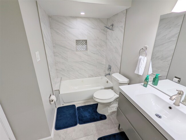 Building Photo - 13374 Trail Hollow Dr