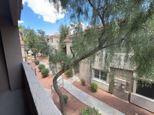 Building Photo - "Charming 1-Bedroom Retreat with Fireplace & Pool in Phoenix Oasis!"