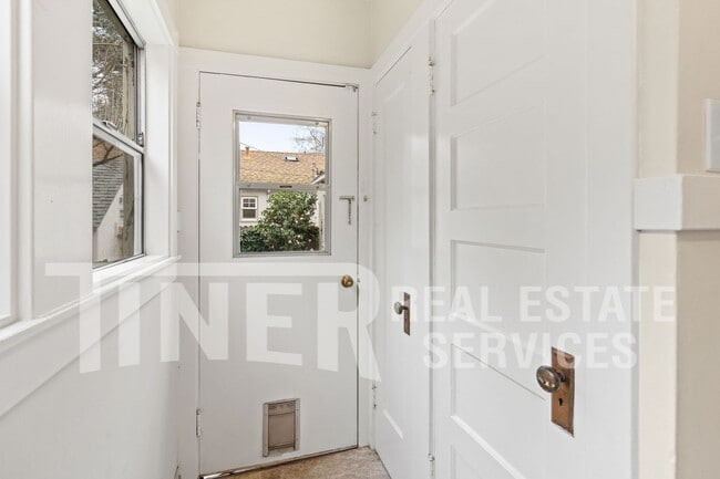 Building Photo - 1701 41st St