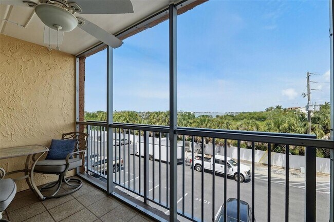 Building Photo - 12760 Indian Rocks Rd