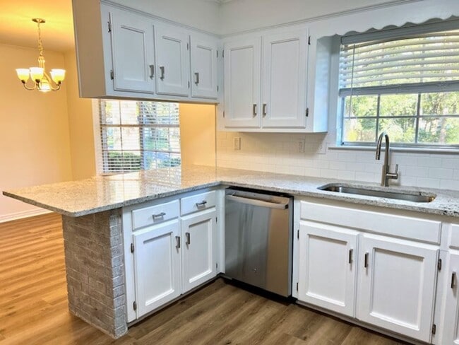 Building Photo - Corner Lot Brick Huntleigh Woods