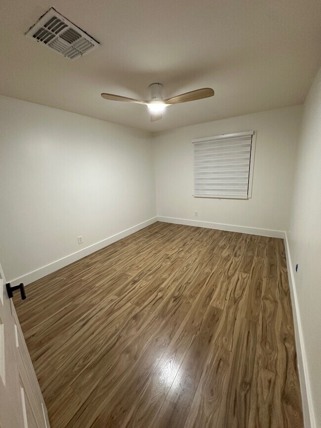 Building Photo - 7970 W Elm St