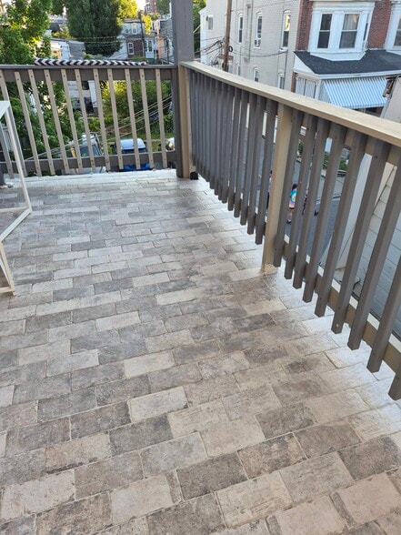 Rear Porch To see Sunsets - 1225 W Walnut St