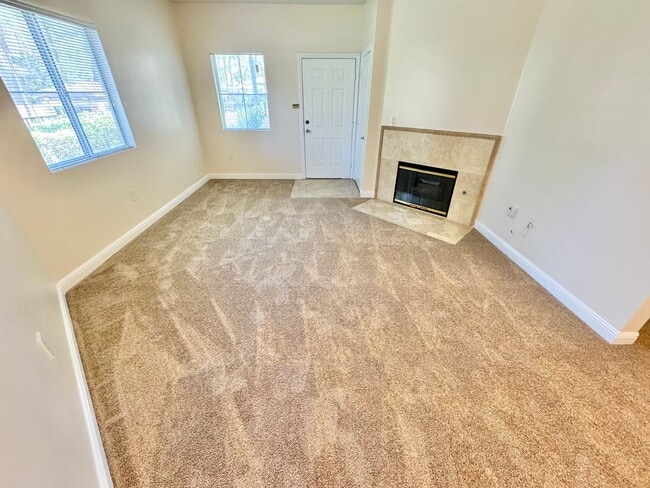 Building Photo - Inviting Condo with Open Floor Plan in Southwest Las Vegas