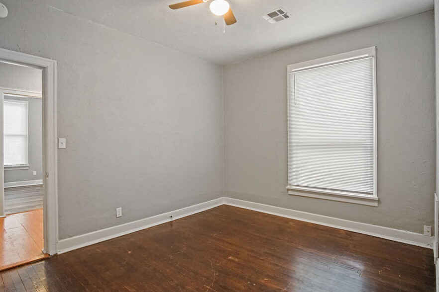 2nd room (office, dining, possible bedroom) - 3124 NW 30th St