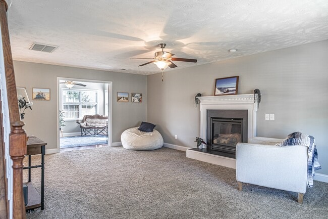 Building Photo - 191 Trenton Pl