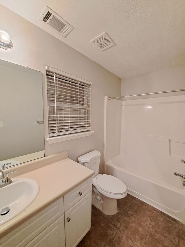 Building Photo - 7607 Pleasantville Way