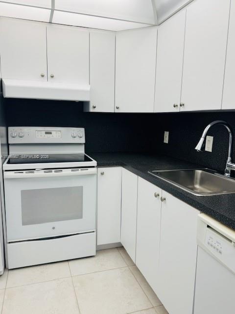 Building Photo - 2425 NE 135th St