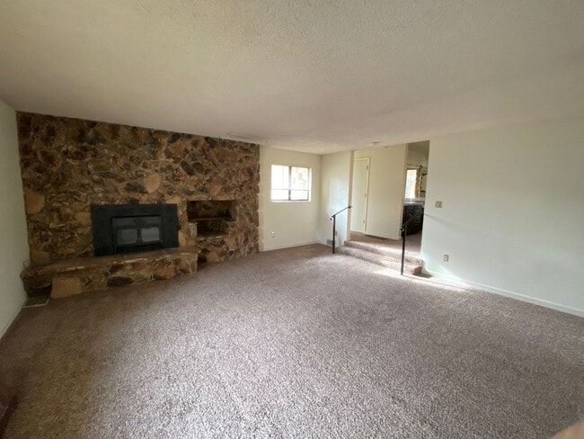 Building Photo - Beautiful Home in Old Southwest Reno w/Large Backyard