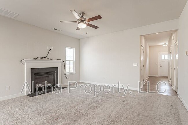 Building Photo - 300 Huntingdale Pl