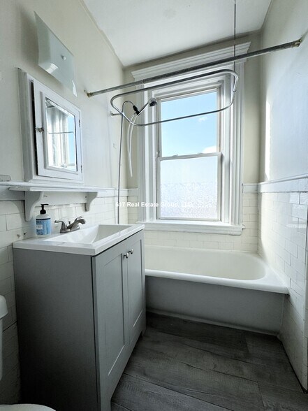 Building Photo - 28 Quint Ave