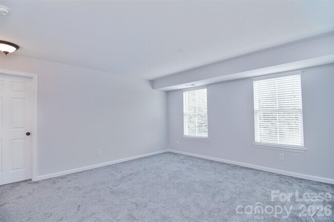 Building Photo - 5115 Chapel Chase Lane