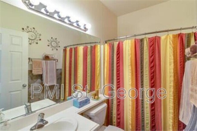 Building Photo - 3241 E Fourteen Fairway Dr