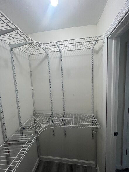 Building Photo - 535 Van Cortlandt Park Ave