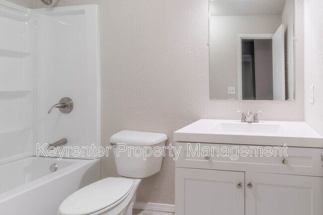 Building Photo - 732 Westridge Ct