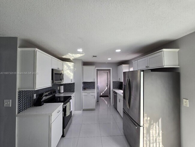 Building Photo - 1604 SW 7th St