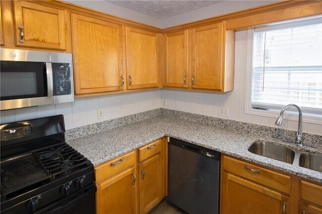 Building Photo - 3292 Shady Valley Ct SW