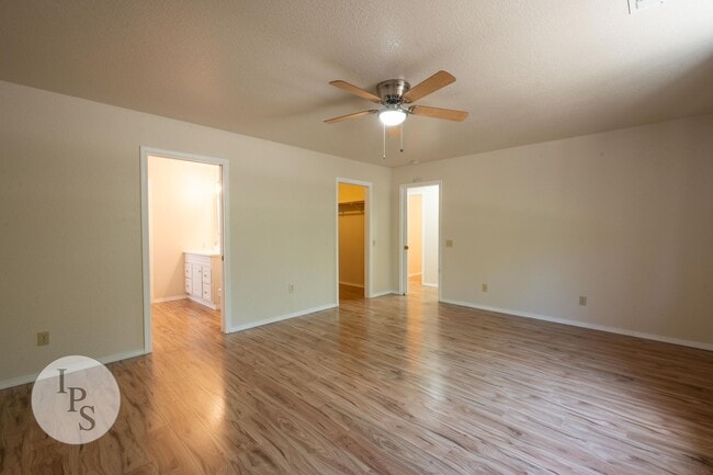 Building Photo - Fresno Westside Farm Home, 2BR/2BA, Built 1992 – Modern Updates!