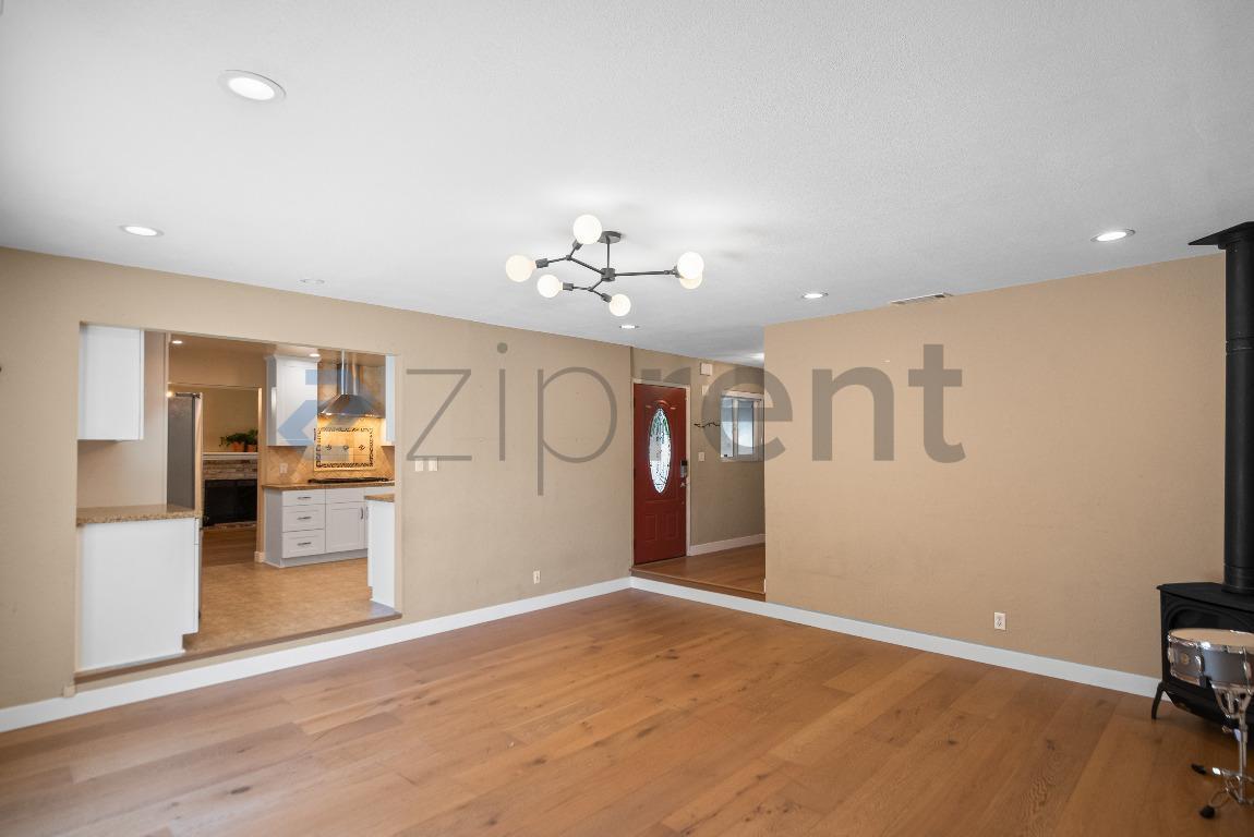 Building Photo - Unit