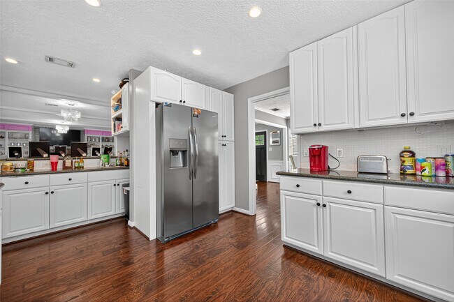 Building Photo - 3602 Blue Cypress Dr