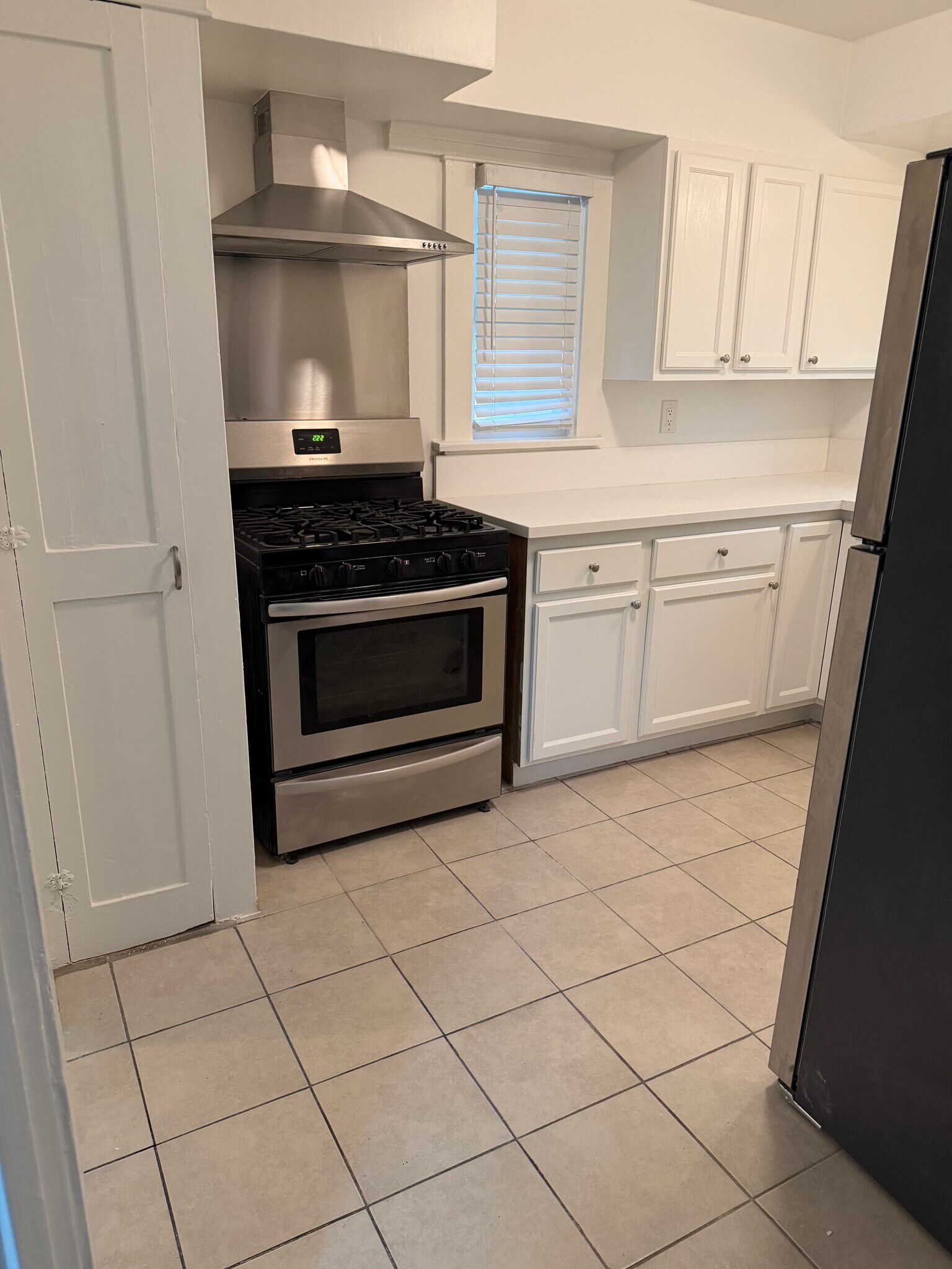 Building Photo - 309 E Wilson Ave