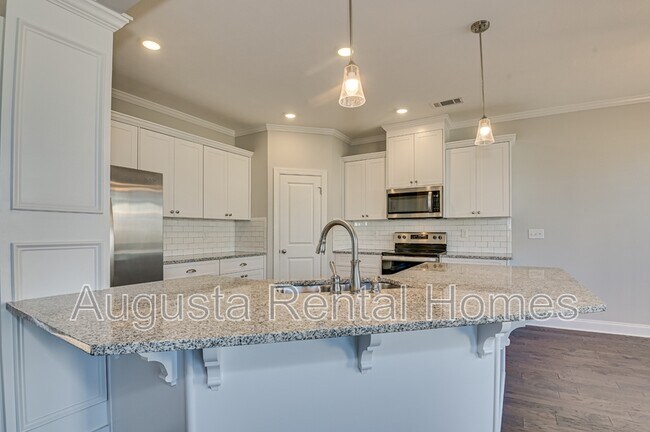 Building Photo - 909 Chesford Dr