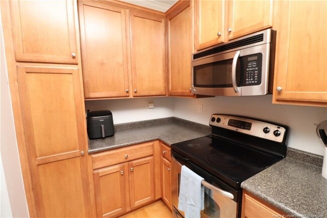 Building Photo - 933 Portstewart Dr
