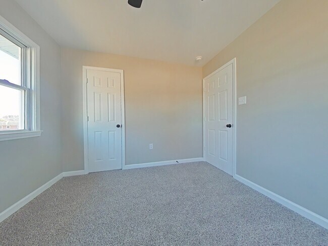 Building Photo - 6527 St Louis St