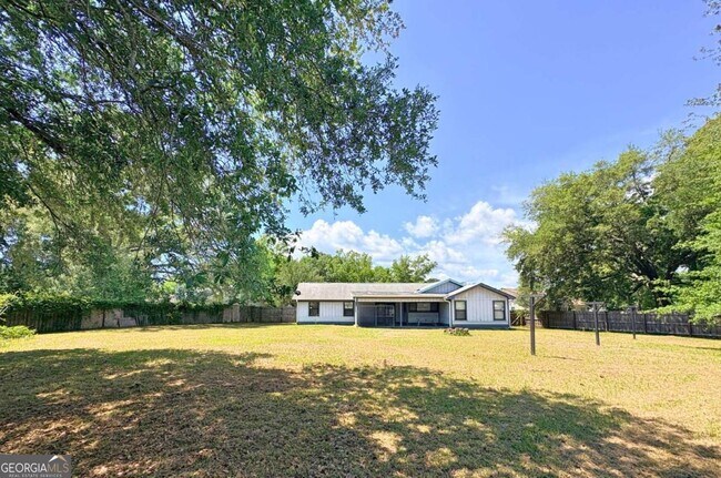Building Photo - 142 Woodvalley Ct