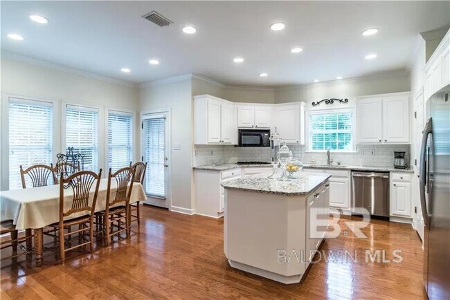 Building Photo - 30587 Middle Creek Cir
