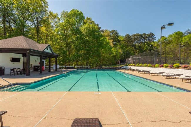 Building Photo - 4735 Longcourt Dr