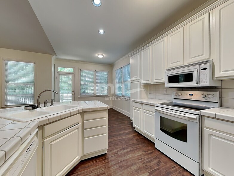 Building Photo - 6503 Barwick Ct
