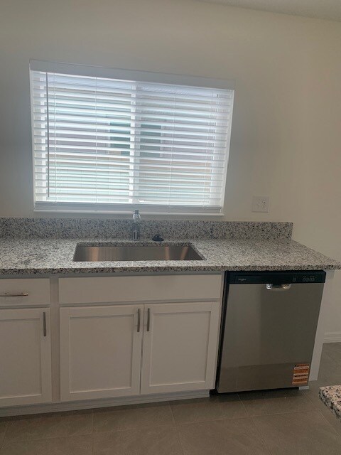 Building Photo - 3452 Barringer Dr SE