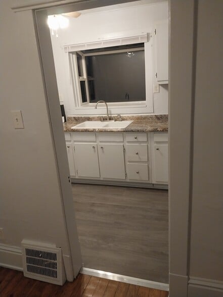 Building Photo - 51 E Summit St