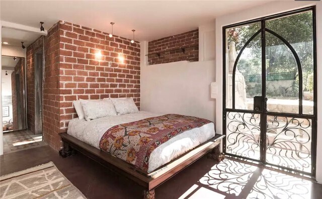 Building Photo - 8978 Wonderland Ave