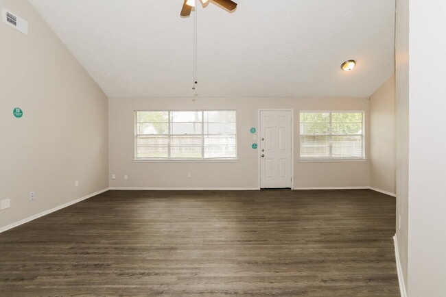 Building Photo - 7318 Sunlight Ln