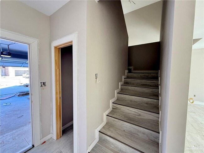 Building Photo - 17 Corales St