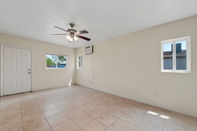 Building Photo - Spacious 4 Bedroom Home with 3 Full Baths & Large Fenced Yard