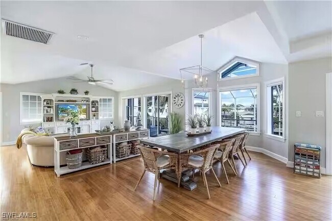 Building Photo - 437 Tradewinds Ave