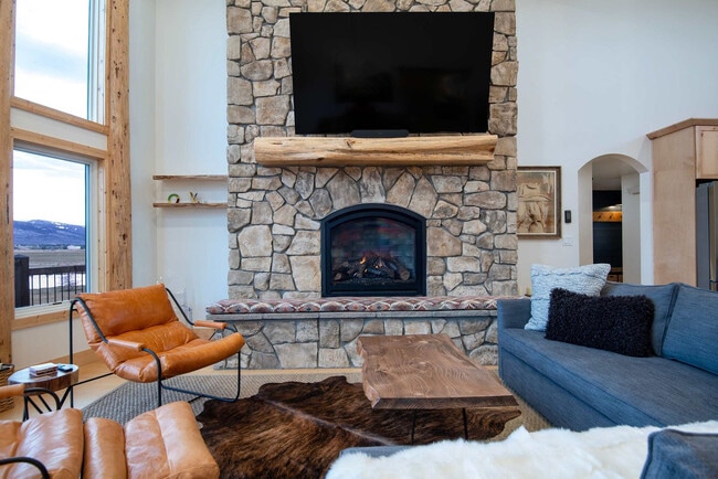 Building Photo - 4535 Roxanne St