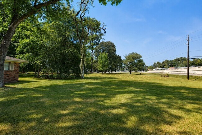 Building Photo - 5723 FM 2100