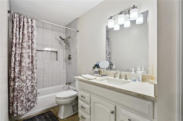 Building Photo - 115 Savanna Dr